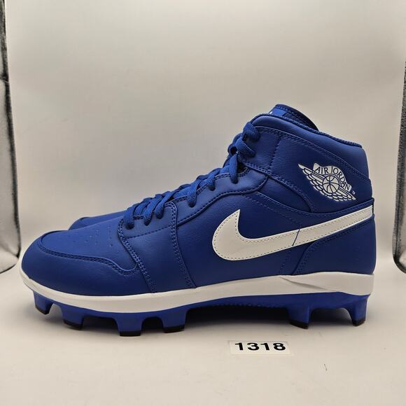 Athletic_Shoes